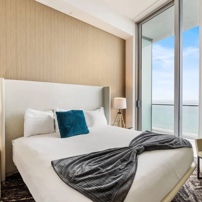 Unbeatable Location: Oceanview Condo 𝙗𝙮 𝙎𝙏𝘼𝙔-𝙏𝙊𝘿𝘼𝙔 | Lyfe Resort